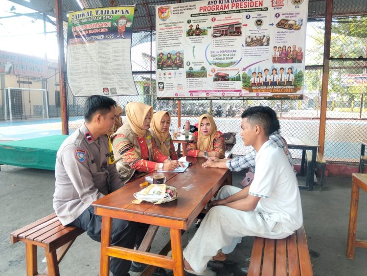 Patroli Jaga Jakarta Jaga Bekasi, Bhabinkamtibmas Tridayasakti Edukasi Warga Cegah TPPO