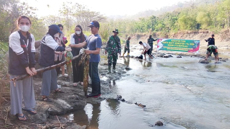 Aksi Nyata Kodim 0724/Boyolali Selamatkan Sungai Serang dari Tumpukan Sampah Demi Cegah Banjir