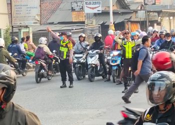 Polsek Serang Baru Gelar Pengaturan Lalu Lintas Pagi di Sejumlah Titik Aktivitas Masyarakat