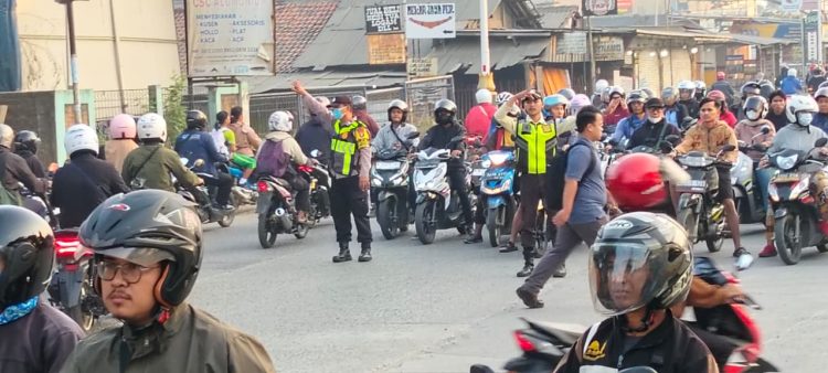 Polsek Serang Baru Gelar Pengaturan Lalu Lintas Pagi di Sejumlah Titik Aktivitas Masyarakat