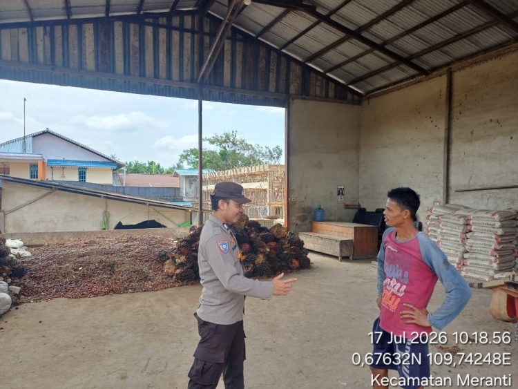 Polisi Datangi Warga Saat Patroli Siang, Pesan Bijak Bermedia Sosial Jadi Perhatian