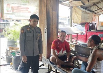 Waspada Bobol Rumah & Toko! Polsek Sengah Temila Patroli Siang Dengan Bertemu Warga Berikan Himbauan nya