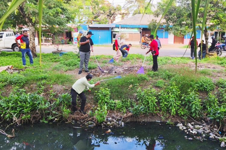 Karya Bakti Skala Besar Wujudkan Lingkungan Bersih dan Perkuat Kebersamaan Bersama Masyarakat Merauke