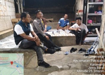 Polsek Muaragembong Perkuat Siskamling Bersama Warga Pantai Mekar