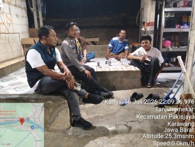 Polsek Muaragembong Perkuat Siskamling Bersama Warga Pantai Mekar