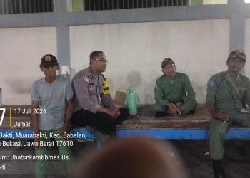 Bhabinkamtibmas Muara Bakti Perkuat Binsiskamling Bersama Linmas