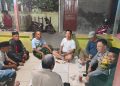 Perkuat Keamanan Lingkungan, Bhabinkamtibmas Sukarapih Sambangi Poskamling Bulak Sepat
