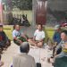 Perkuat Keamanan Lingkungan, Bhabinkamtibmas Sukarapih Sambangi Poskamling Bulak Sepat
