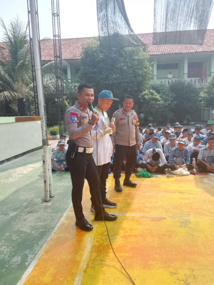 Police Go to School, Polsek Tambun Selatan Edukasi Pelajar SMAN 1 Tambun tentang Keselamatan Berlalu Lintas