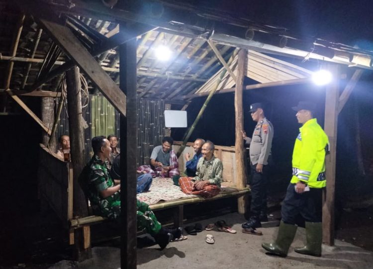 Patroli Malam TNI-Polri di Jatisrono, Wujudkan Wilayah Aman Dan Nyaman