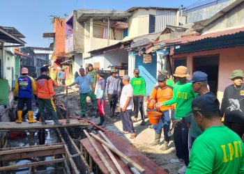 Satgas TMMD Sengkuyung Tak Kenal Hari Libur, Bersama Masyarakat dan Ormas Terus Genjot Kerjakan Pengecoran