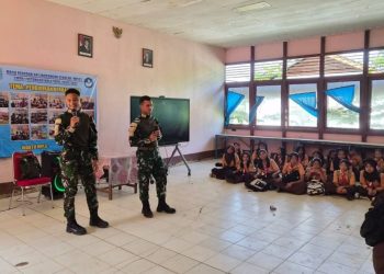 Bentuk Karakter Generasi Muda Perbatasan, Pos Kout Satgas Pamtas Yonarmed 13/Nanggala Berikan Pembekalan Wasbang dan Pramuka di SMPN 1 Ketungau Hulu