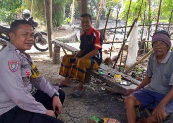 Jaga Jakarta Jaga Bekasi, Bhabinkamtibmas Sukatenang Ajak Warga Tingkatkan Kepedulian Kamtibmas