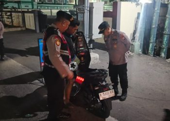 Jaga Jakarta Jaga Bekasi, Bhabinkamtibmas Sukawangi Ajak Warga Aktif Menjaga Kamtibmas