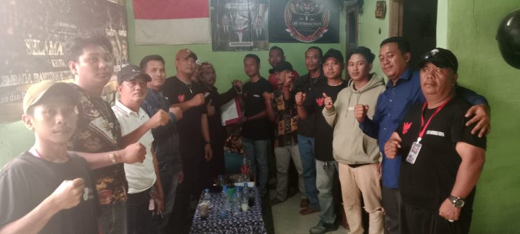 DPC Bekasi Raya Serahkan SK Posbakum Kecamatan BABELAN
