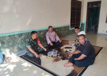 Jaga Bekasi, Bhabinkamtibmas Cabangbungin Perkuat Kerukunan dan Kepedulian Lingkungan
