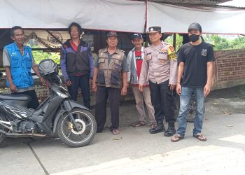Dekatkan Pelayanan Kepolisian, Bhabinkamtibmas Sambangi Komunitas Ojek Pangkalan di Serang Baru
