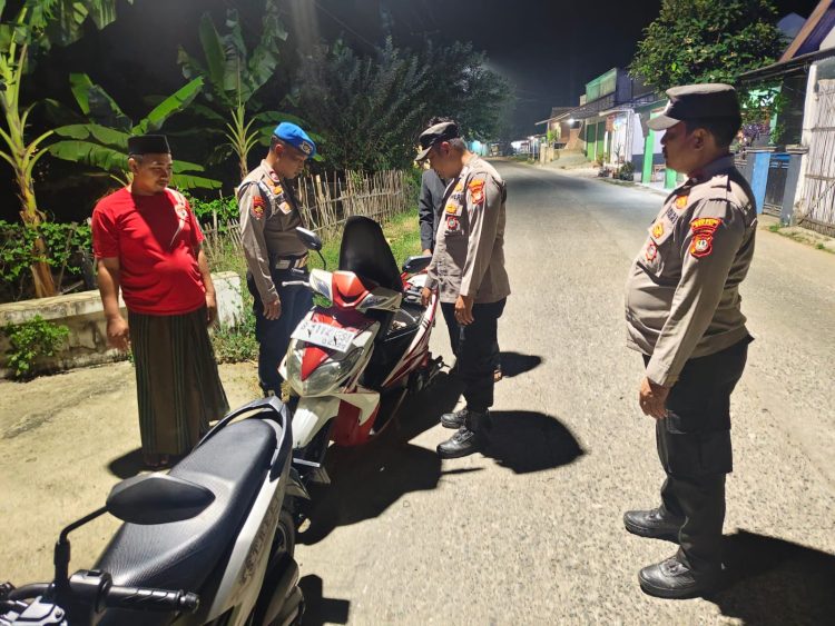 Dipimpin Kapolsek, Operasi Kejahatan Jalanan Polsek Muaragembong Perkuat Pengamanan Dini Hari
