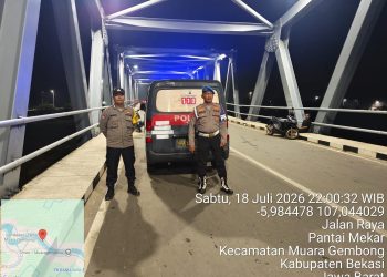 Patroli Biru Polsek Muaragembong Jangkau Jalur Penghubung Pantai Mekar–Pantai Bakti