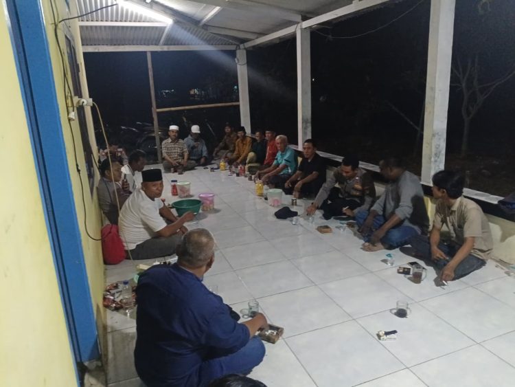 Jaga Bekasi On The Spot, Kapolsek Pebayuran Perkuat Siskamling Bersama Warga Desa Sumbersari