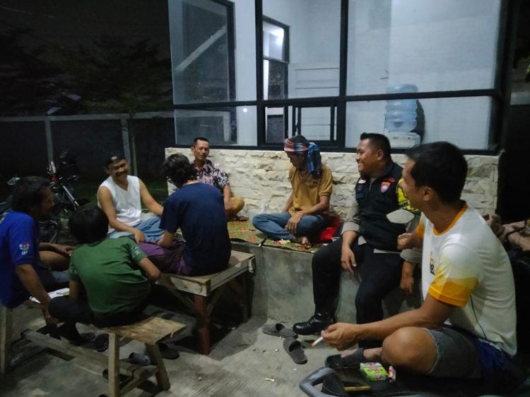 Jaga Jakarta Jaga Bekasi On The Spot, Bhabinkamtibmas Tambun Selatan Sambangi Poskamling Srijaya