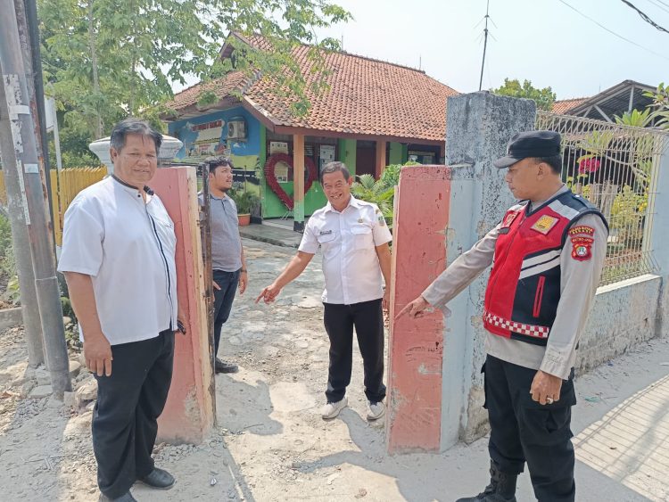 Respons Cepat Jaga Jakarta Jaga Bekasi, Polsek Babelan Cek TKP Dugaan Pencurian Pagar Sekolah