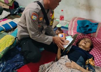 JAGA JAKARTA JAGA BEKASI, Bhabinkamtibmas Cicau Sambangi Warga Lansia dan Sampaikan Pesan Kamtibmas