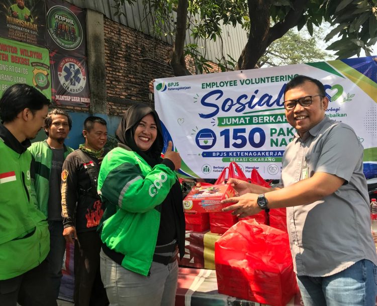 Peduli Driver Ojol, BPJS Ketenagakerjaan Cikarang Rutin Gelar Jumat Berkah