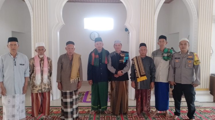 Jaga Jakarta Jaga Bekasi, Safari Jumat Polsek Serang Baru Ajak Warga Perkuat Keamanan Lingkungan
