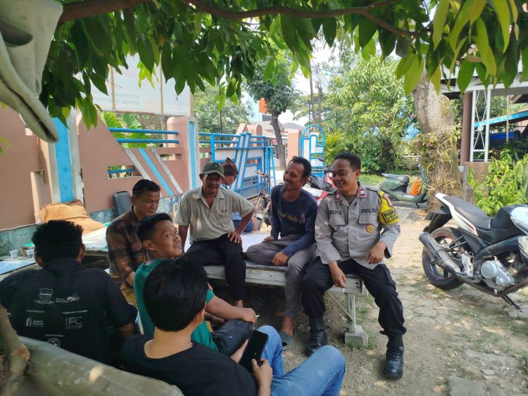 Jaga Jakarta Jaga Bekasi, Bhabinkamtibmas Kedungwaringin Ajak Warga Jaga Persaudaraan Jelang Pilkades