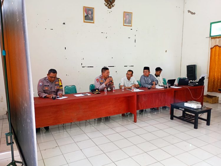 Jaga Jakarta Jaga Bekasi, Kapolsek Babelan Tekankan Netralitas Panitia dalam Tahapan Pilkades Muara Bakti