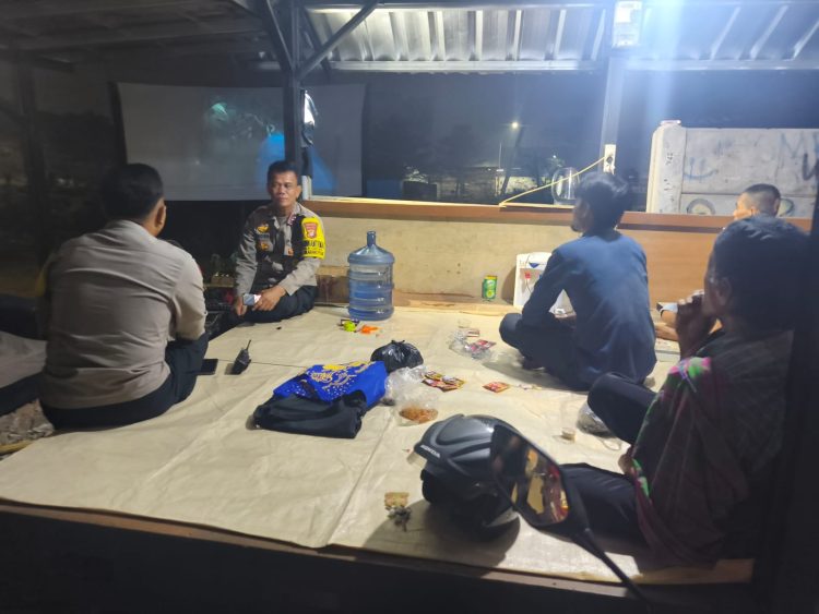 Jaga Jakarta Jaga Bekasi, Polsek Cikarang Pusat Sambangi Satkamling Desa Pasirtanjung