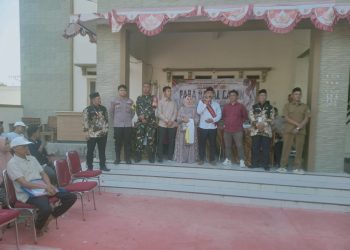 Jaga Jakarta Jaga Bekasi, Bhabinkamtibmas Pantau Pendaftaran Bakal Calon Kepala Desa Sukabudi