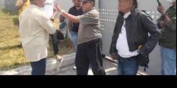 Sekelompok Orang Tutup Gerbang PT NSI di Kawasan MM2100 Meminta Paksa Pengelolaan Limbah 