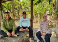 Bhabinkamtibmas Waringinjaya Sambangi Warga, Ajak Jaga Kamtibmas dan Bijak Hadapi Pilkades
