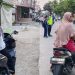 Yanmas Pagi Polsek Pebayuran Bantu Kelancaran Lalu Lintas di Depan SMPN 1 Pebayuran