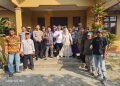 Polsek Muara Gembong Amankan Pendaftaran Calon Kepala Desa Pantai Mekar