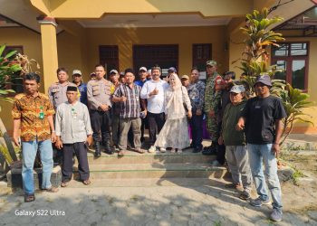 Polsek Muara Gembong Amankan Pendaftaran Calon Kepala Desa Pantai Mekar