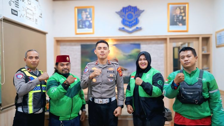 Kasatlantas Kompol Komang Karisma Ajak Komunitas Ojol Jadi Pelopor Tertib Lalu Lintas