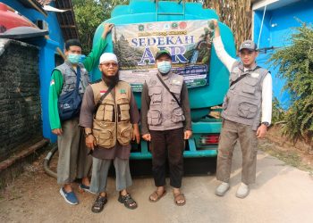 Sedekah Air Bersih, Ustadz Dr Bibit Widada Mpd Salurkan Dua Tangki untuk Santri Penghafal Al-Qur’an di Serang Baru