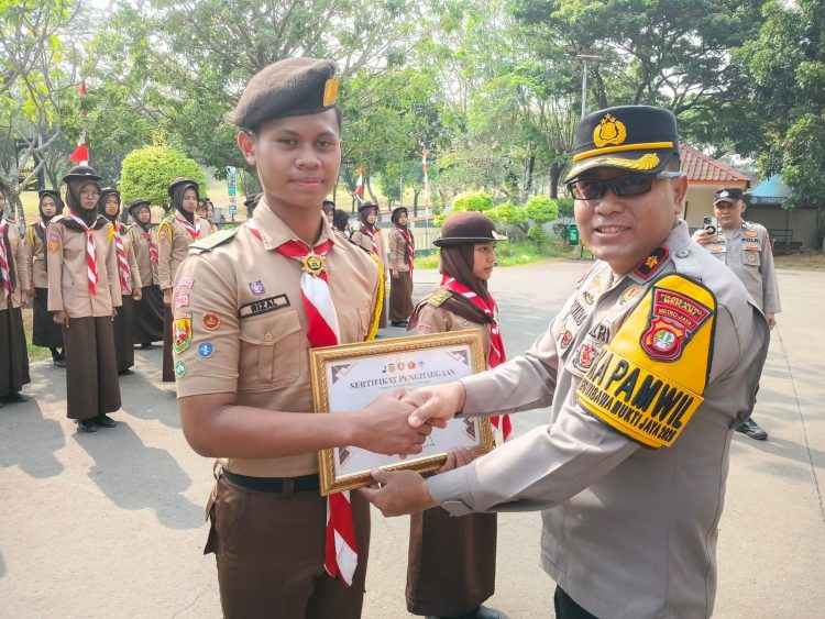Kapolsek Cikarang Selatan Lantik dan Kukuhkan Anggota Saka Bhayangkara Angkatan Ke-4 Tahun 2026
