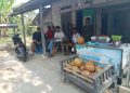Bhabinkamtibmas Lenggahsari Sambangi Warga, Ajak Jaga Kerukunan dan Waspadai Penyakit Musim Pancaroba