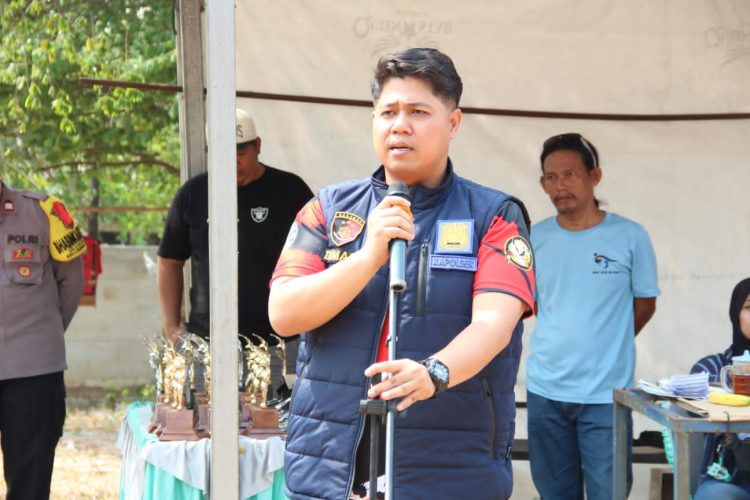 POLSEK CIKARANG BARAT GELAR LOMBA KICAU MANIA PIALA KAPOLSEK CUP DALAM RANGKA HARI BHAYANGKARA KE-80
