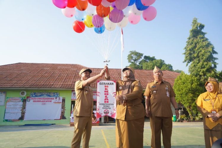Bupati Pringsewu Riyanto Pamungkas Canangkan Gerakan Sekolah Berintegritas Bebas KKN 