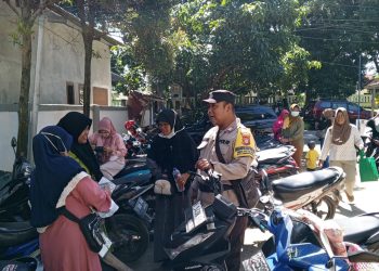 Bhabinkamtibmas Setiajaya Sambangi Warga, Ajak Bersama Jaga Kerukunan dan Kamtibmas
