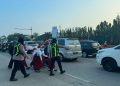 Polwan Polres Metro Bekasi Laksanakan Pengaturan Lalu Lintas Pagi di Sejumlah Titik