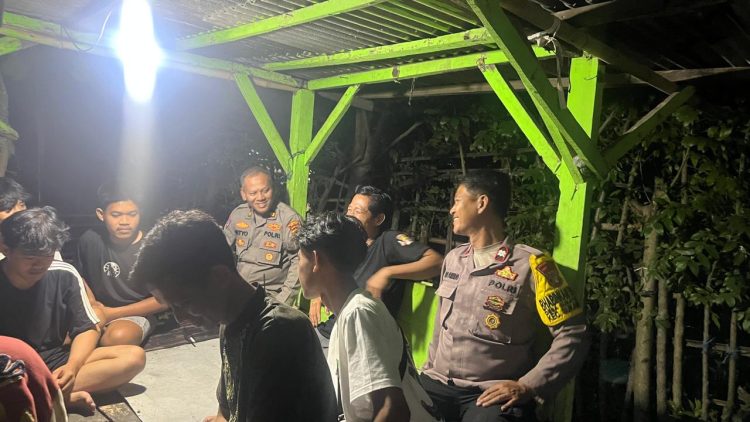 Jaga Jakarta Jaga Bekasi, Polsek Tambelang Ajak Warga Sukatenang Aktifkan Kembali Poskamling