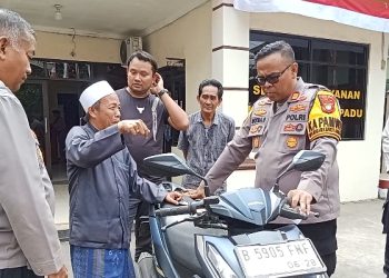 Polsek Serang Baru Kembalikan Sepeda Motor Hasil Operasi Kejahatan Jalanan kepada Pemiliknya