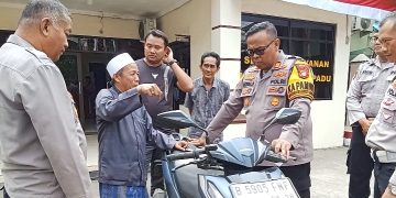Polsek Serang Baru Kembalikan Sepeda Motor Hasil Operasi Kejahatan Jalanan kepada Pemiliknya