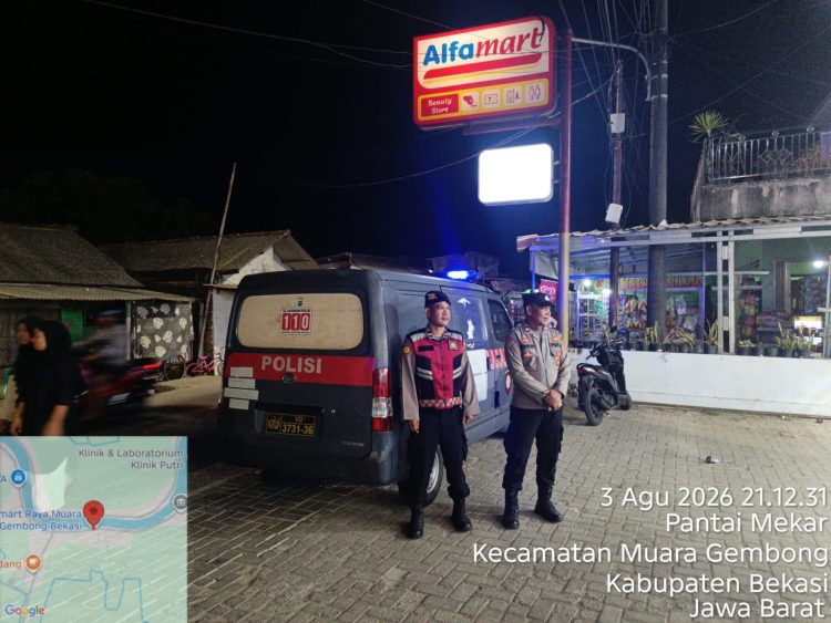 Patroli Biru Polsek Muaragembong Sisir Pertokoan, Antisipasi Kejahatan Malam Hari